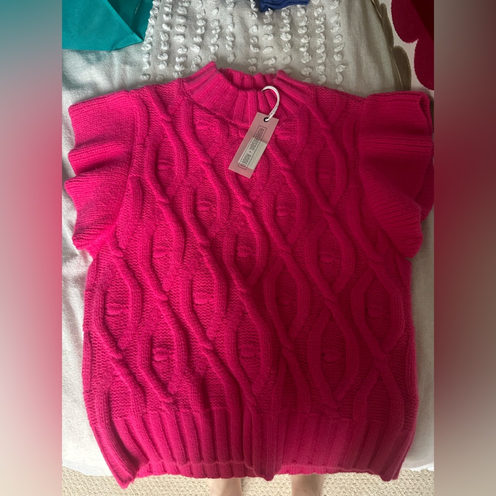 NWT Pink sweater vest cable knit top